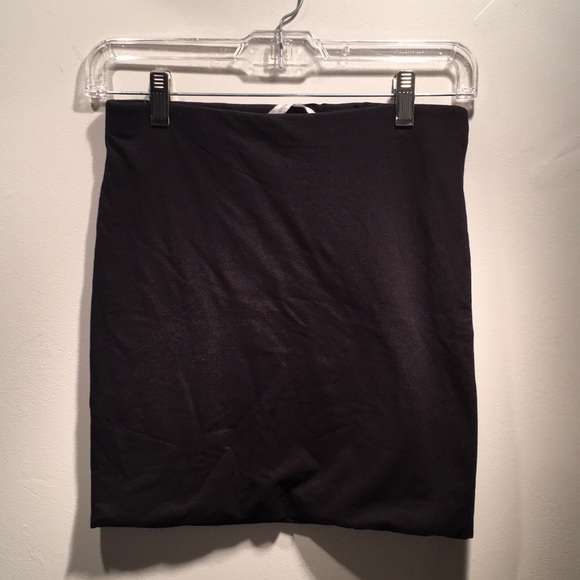 H&M mini basic black skirt - Picture 2 of 3